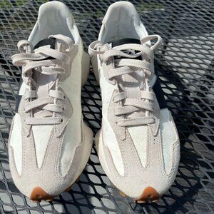 New Balance women's 7 327